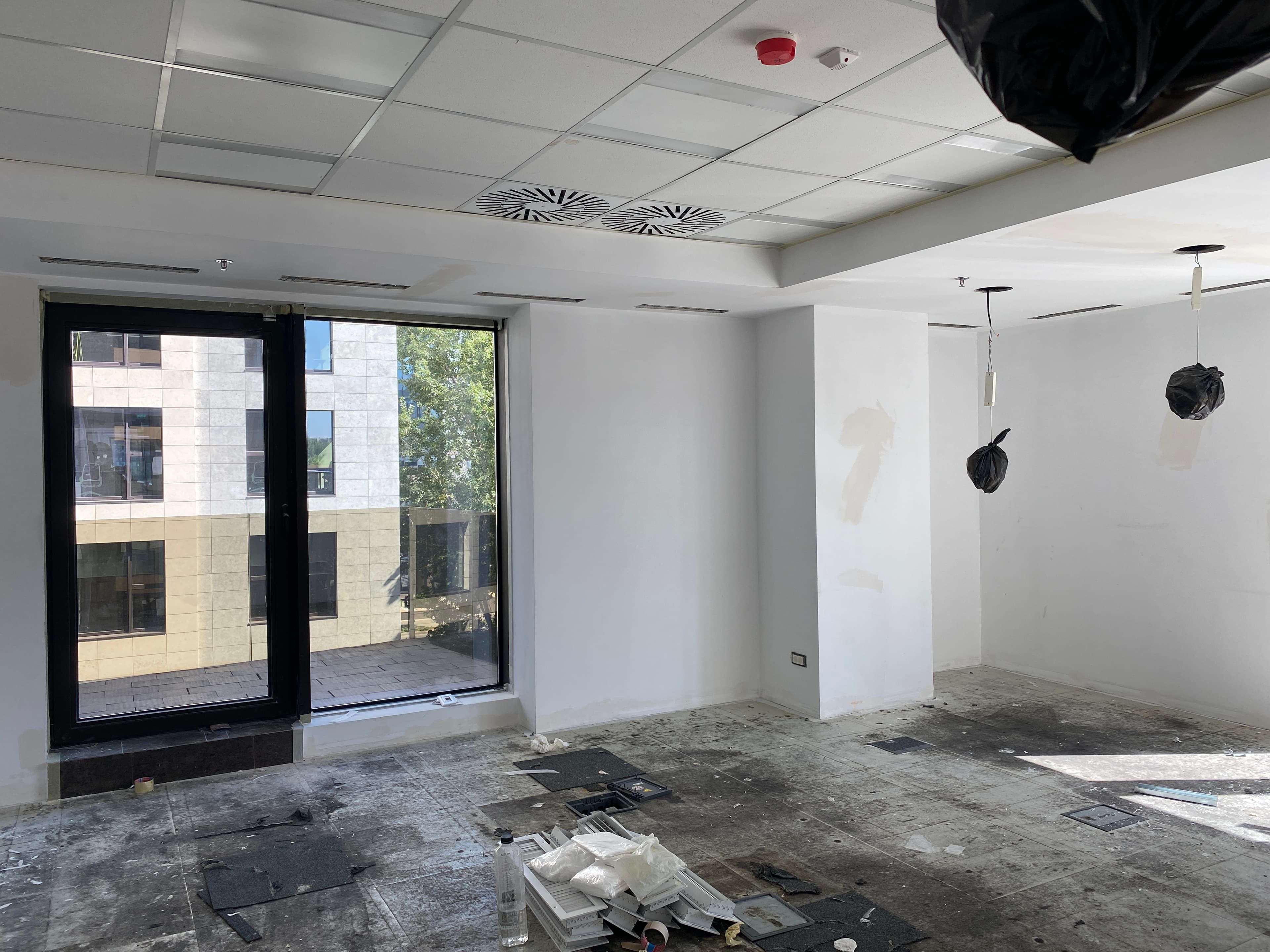 Renovare spațiu comercial, birou