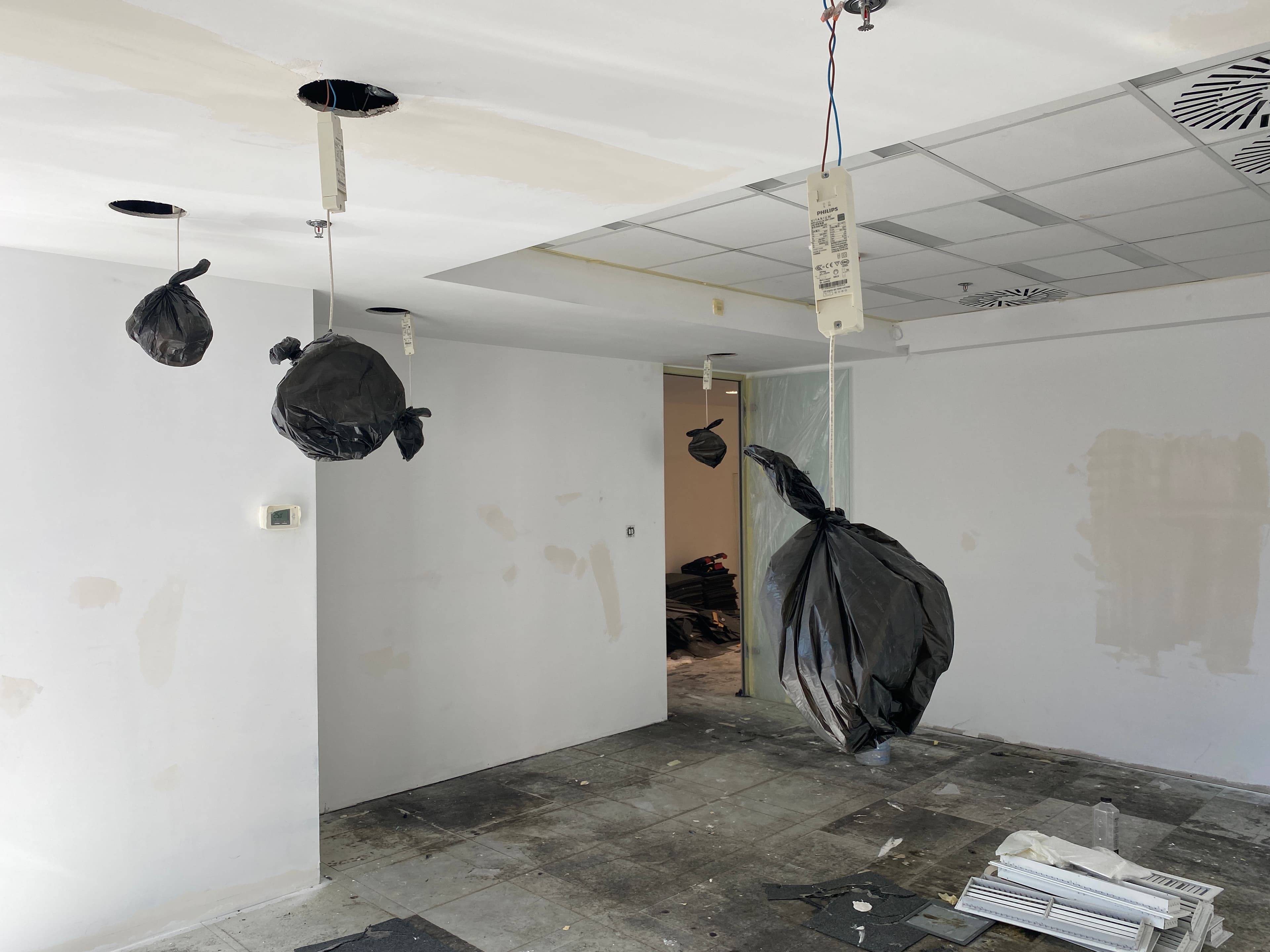 Renovare spațiu comercial, birou 2