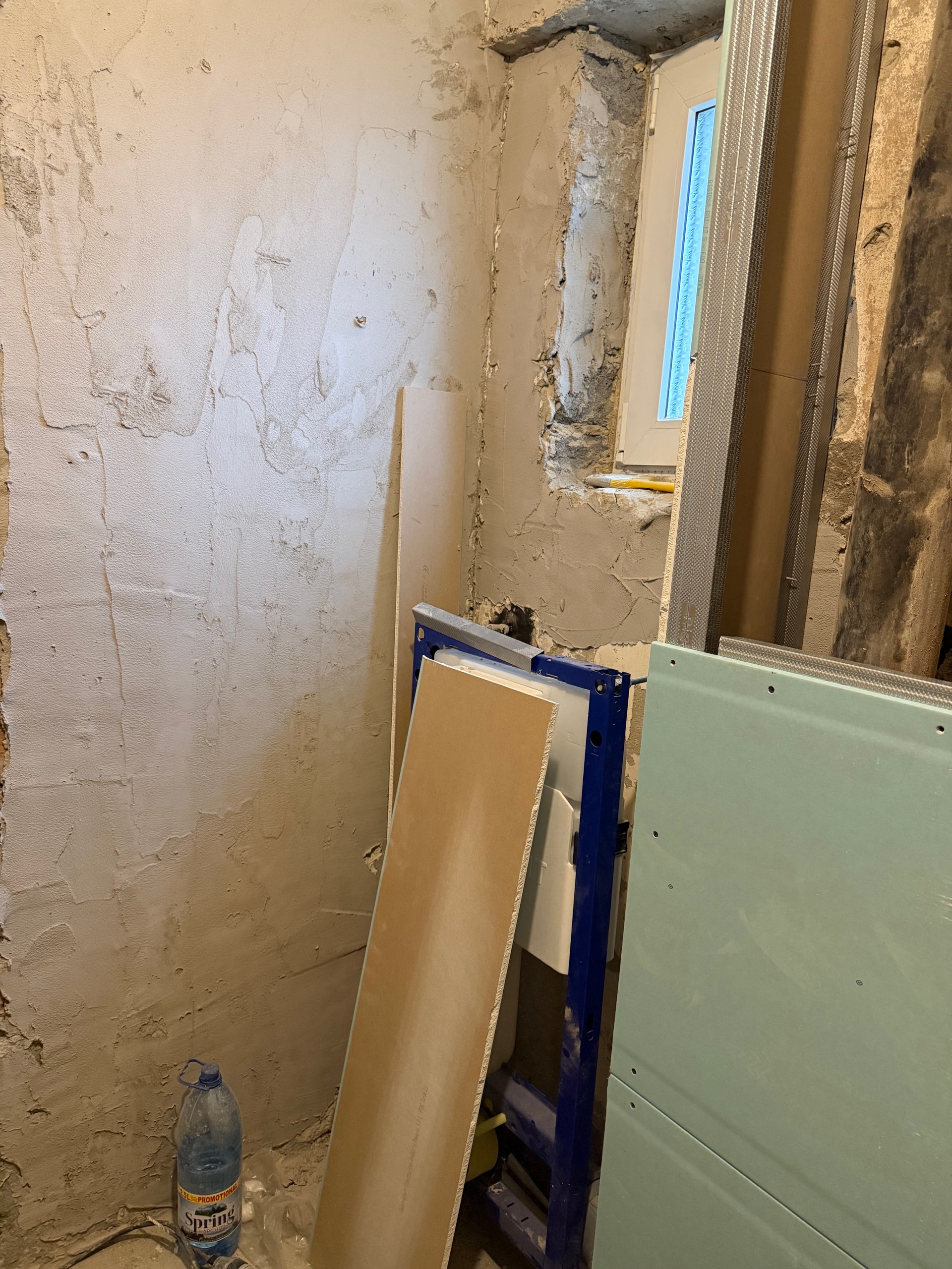 Zugrav Iași — Renovare baie (Iași) — înainte/după 2 — înainte
