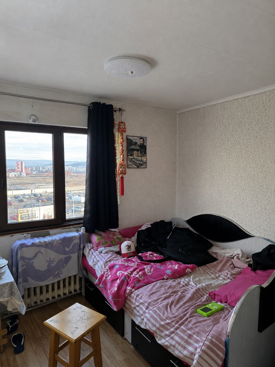 Zugrav Iași — Zugrăveală garsonieră (Iași) — înainte/după 1 — înainte
