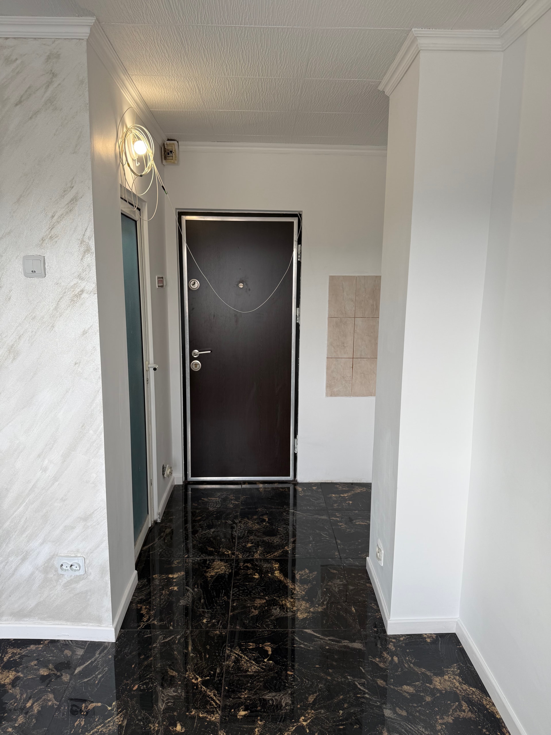 Zugrav Iași — Zugrăveală garsonieră (Iași) — înainte/după 2 — după