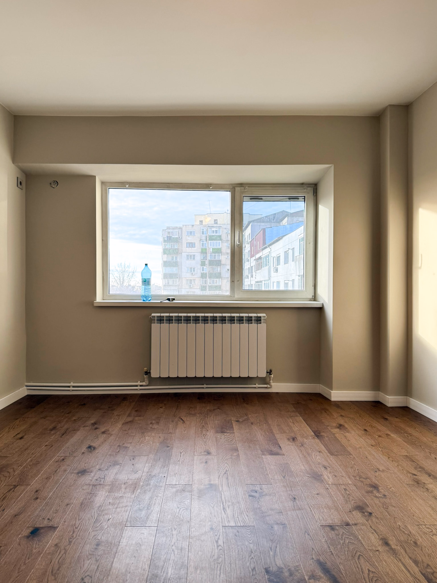 Zugrav Iași — Renovare apartament (Iași — Păcurari) — înainte/după 2 — după