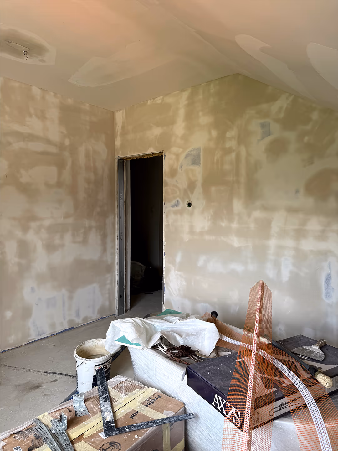Zugrav Iași — Renovare casă etaj (Iași — Lunca Cetățuii) — Finalizate 35