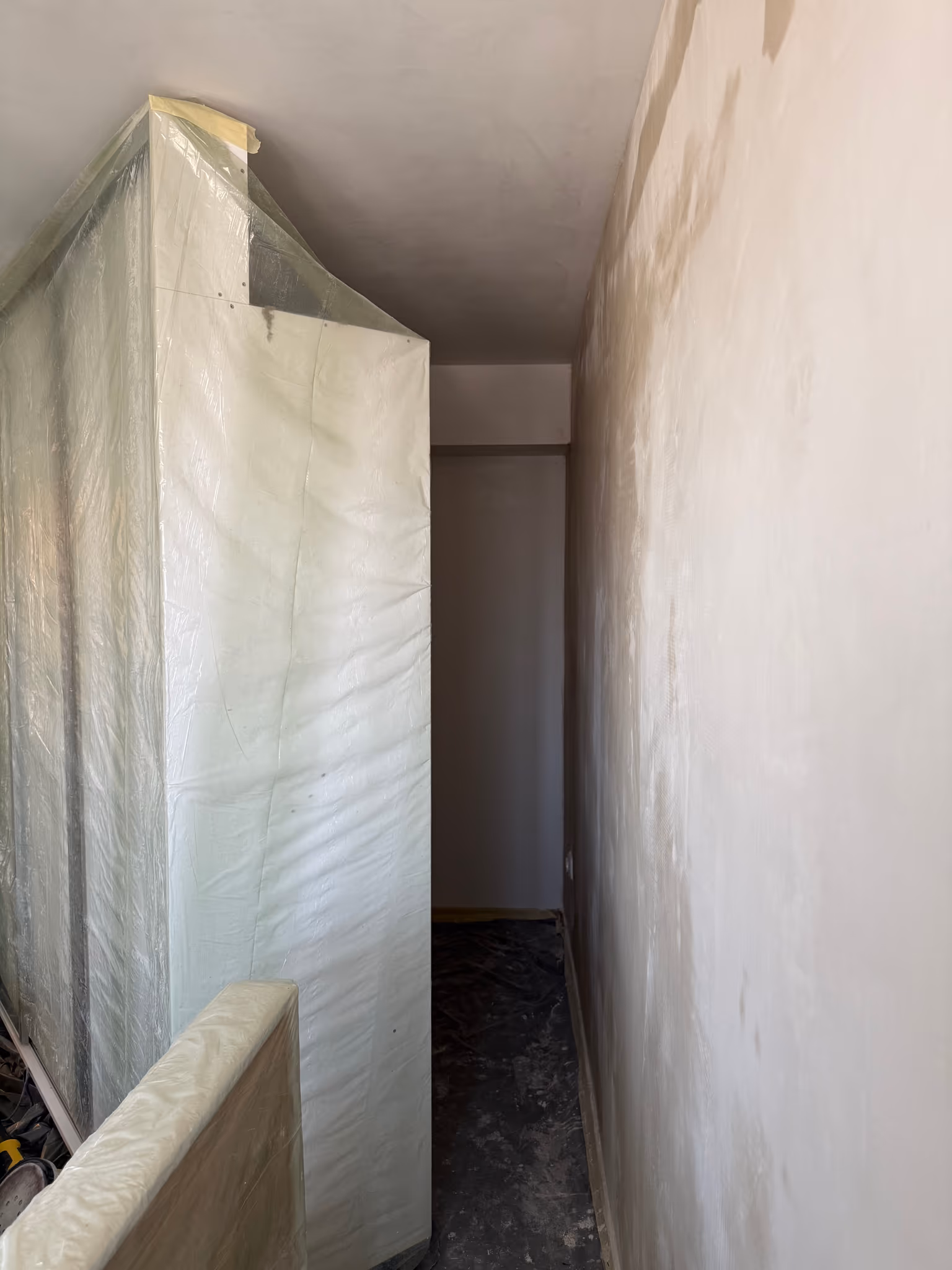 Zugrav Iași — Zugrăveală apartament (Iași — Vișoianu) — În construcție 6